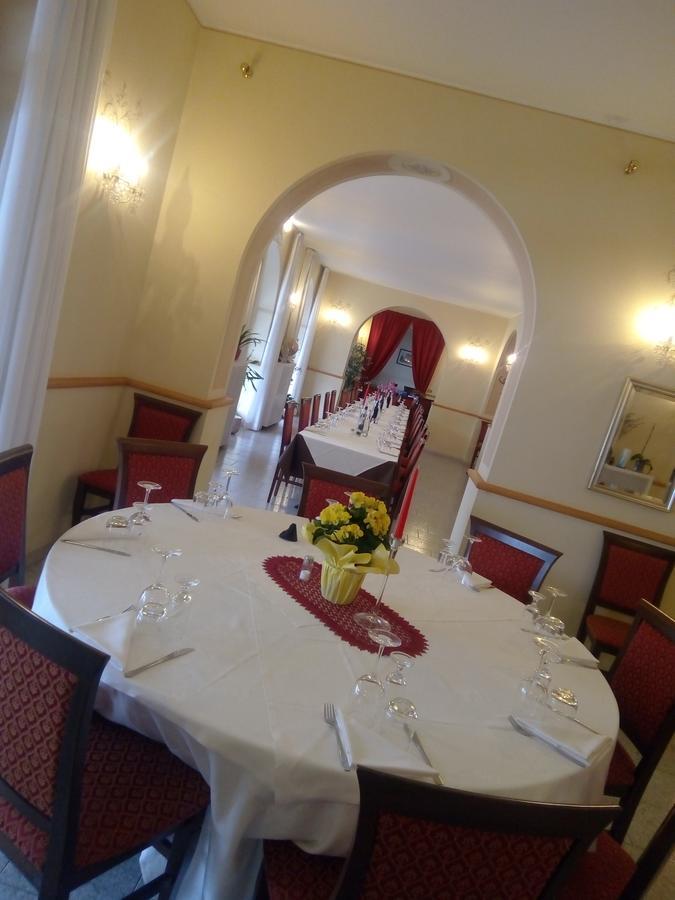 Albergo Motta Sale Marasino Exterior foto